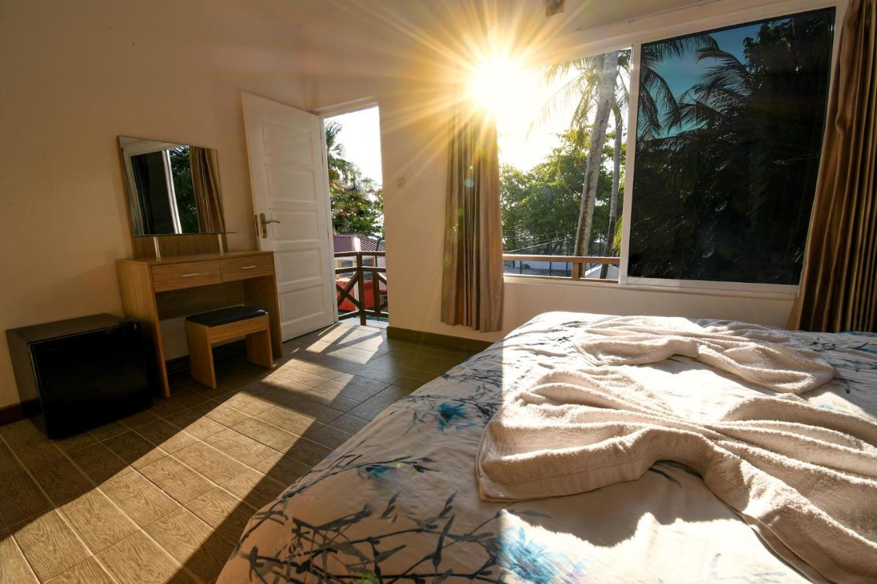 Hotel Surf Yoga Camp Thulusdhoo Exterior foto